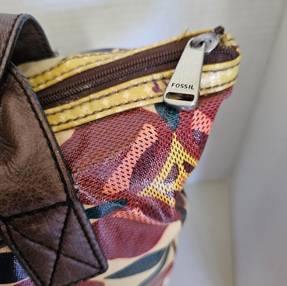 Fossil Marroon Flower Tote - Picture 9 of 11